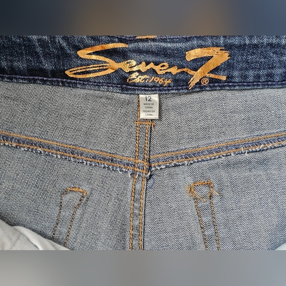 Seven7 Women's Blue Denim Shorts Weekend With Cut Hem, Size 12, New With Tags - Picture 4 of 9